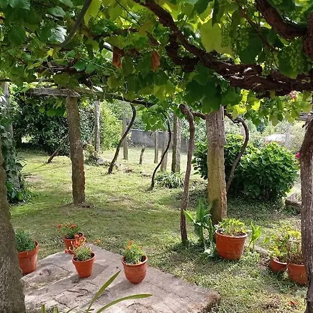 Ferienhaus A Barraca. Casa Con Jardin Y Vistas A La Ria Bueu