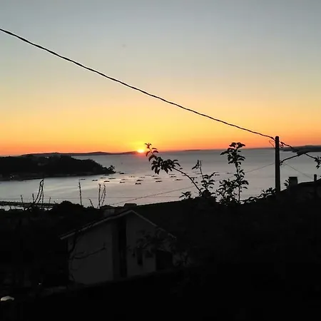 A Barraca. Casa Con Jardin Y Vistas A La Ria Bueu